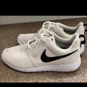 Nike white roshe